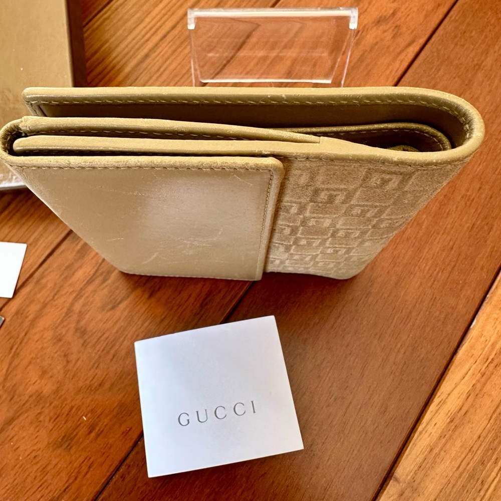Gucci Vintage Tan Monogram Suede and Leather Bifold Wallet - Picture 7 of 16
